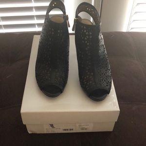 Ann Taylor Billie cutout shoetie